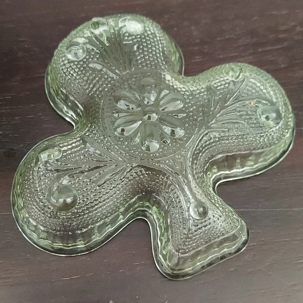 Vintage Tiara Indiana Sandwich Glass Chantilly Green Clover Trinket Dish Ashtray - Picture 2 of 4